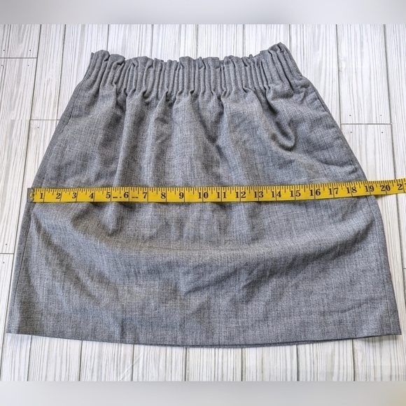 J. Crew Mercantile Sidewalk Ruched Waist Mini Skirt in Stone Gray Size 0 - Picture 8 of 12